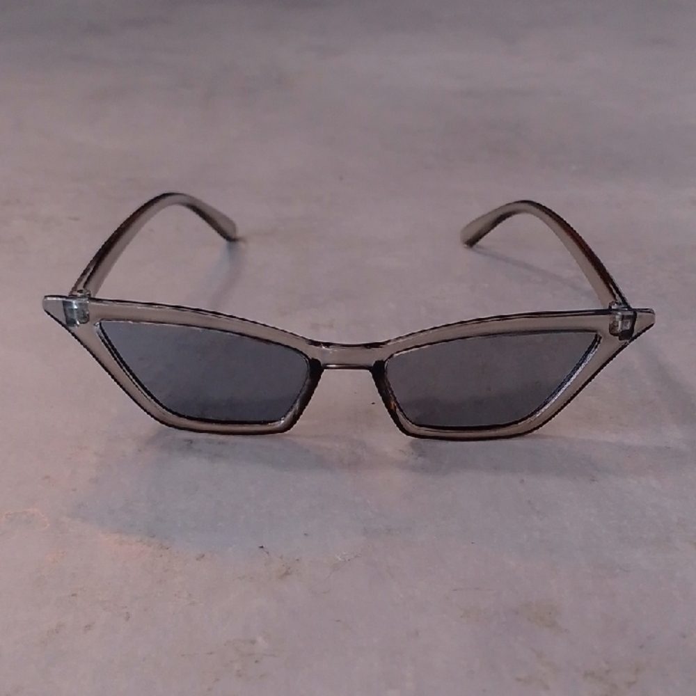 Cat Eye Y2K “Eiffel 65 / Aqua / Vengaboys” Sunglasses – Gray/COP SHINE